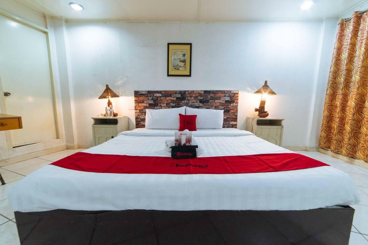 RedDoorz Premium @ Clarkview Angeles City Exterior foto